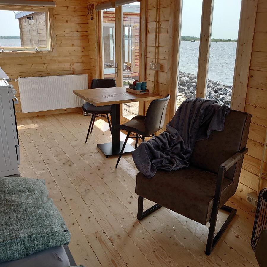 Waterhuisjes Op De Pier Van Lauwersmeerplezier! Lauwersoog Εξωτερικό φωτογραφία